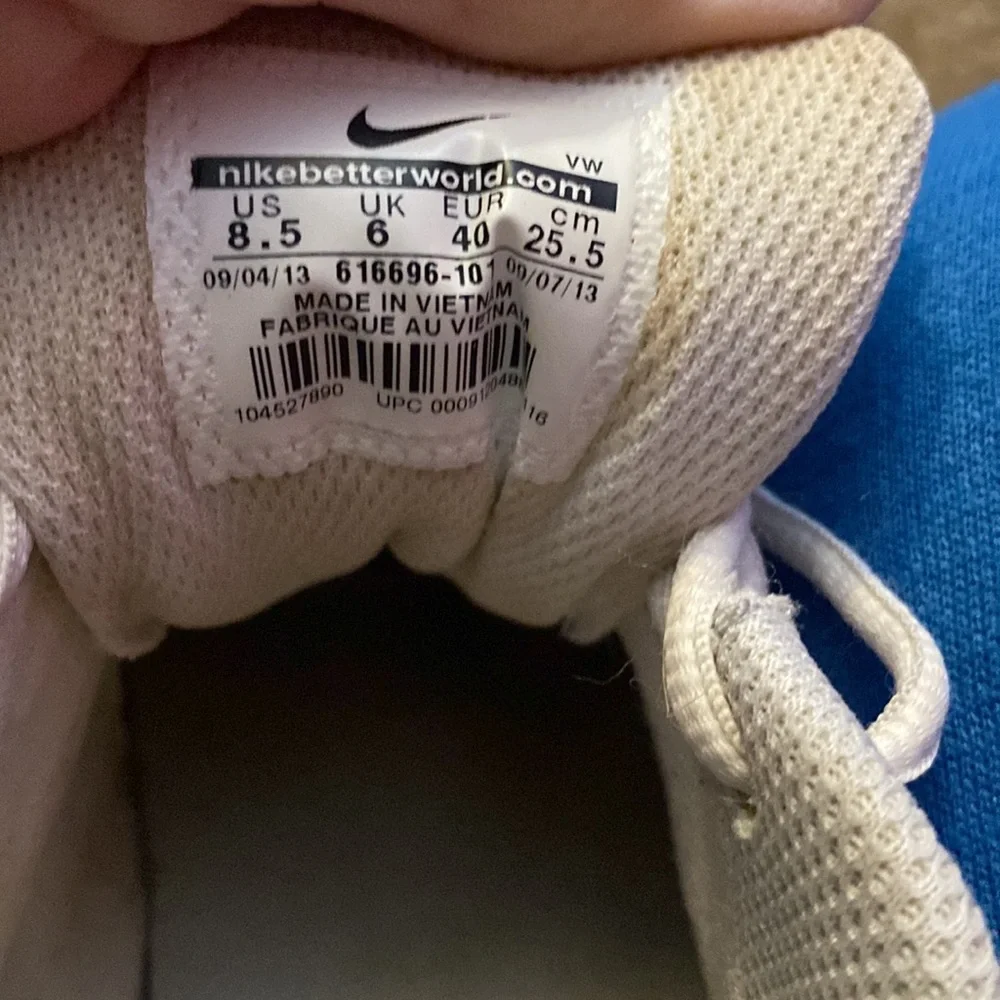 Nike T-Lite XL Sneakers